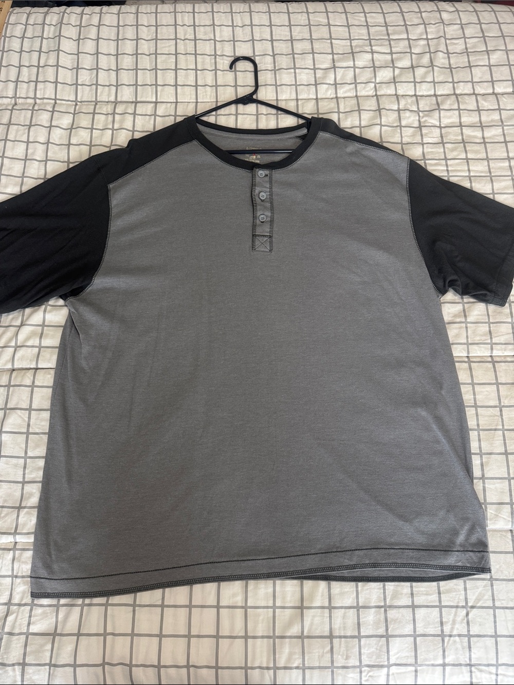 Men's Short-Sleeve Henley Shirt - Gray/Black